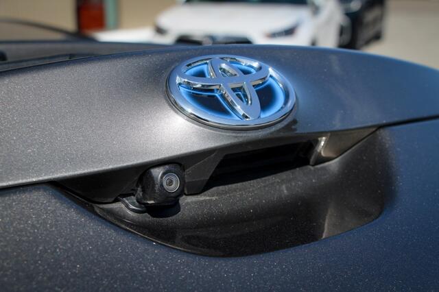 Toyota AURIS 1.8 Hybrid Executive | Panodak | Trekhaak