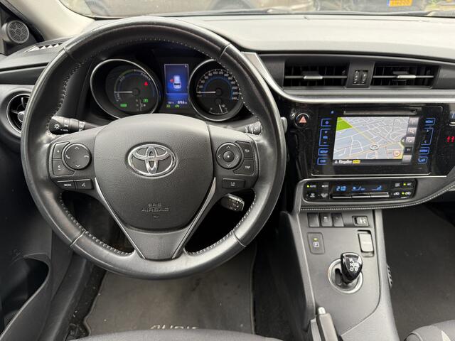 Toyota AURIS Touring Sports 1.8 Hybrid Active Aut. Met lichte bumper-schade.
