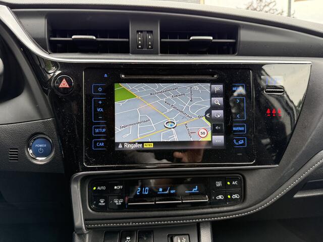 Toyota AURIS Touring Sports 1.8 Hybrid Active Aut. Met lichte bumper-schade.