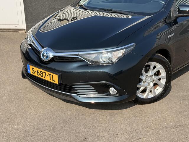 Toyota AURIS 1.8 Hybrid Aspiration Navigatie, Achteruitrijcamera, Climate control, Volledige historie, LMV