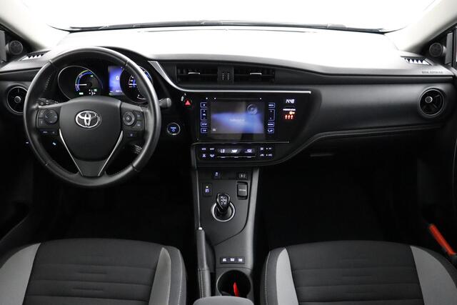 Toyota AURIS 1.8 Hybrid Aspiration Go | Navigatie | Trekhaak |