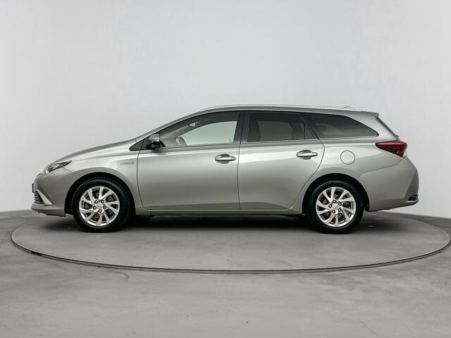 Toyota AURIS Touring Sports 1.8 Hybrid Executive | NL-Auto | LED Verlichting |