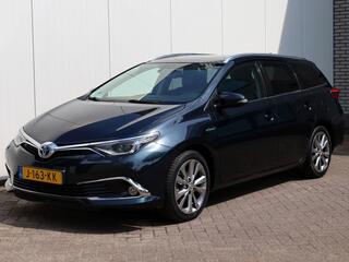 toyota-auris-1.8-hybrid-executive-