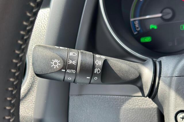 Toyota AURIS Touring Sports 1.8 Hybrid Executive 136pk - Cruise - Keyless - Navi - Camera - Elek Spiegels - Rijklaar