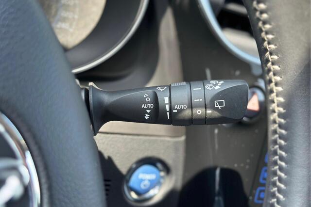 Toyota AURIS Touring Sports 1.8 Hybrid Executive 136pk - Cruise - Keyless - Navi - Camera - Elek Spiegels - Rijklaar