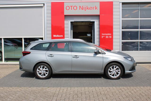 Toyota AURIS 1.8 Hybrid Dynamic Limited