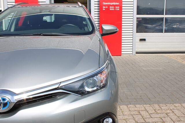 Toyota AURIS 1.8 Hybrid Dynamic Limited