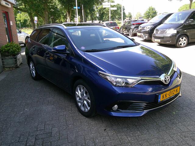 Toyota AURIS Touring Sports 1.2T Trend Trekhaak Navi Panoramadak