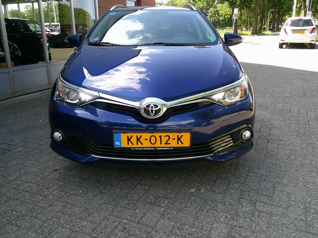 Toyota AURIS Touring Sports 1.2T Trend Trekhaak Navi Panoramadak