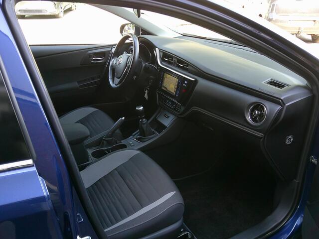 Toyota AURIS Touring Sports 1.2T Trend Trekhaak Navi Panoramadak