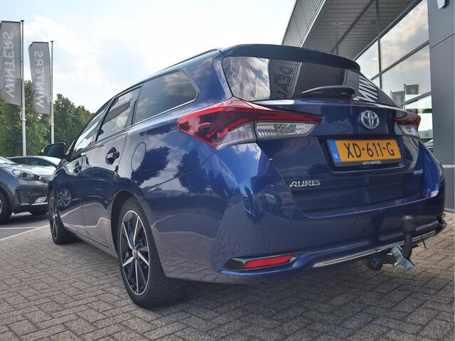 Toyota AURIS Touring Sports 1.8 Hybrid Dynamic Ultimate | Trekhaak | Navigatie | Camera | 17 Inch lichtmetalen velgen
