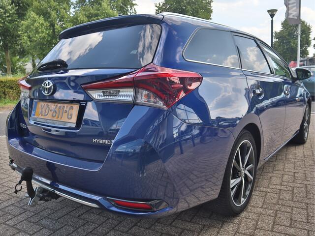 Toyota AURIS Touring Sports 1.8 Hybrid Dynamic Ultimate | Trekhaak | Navigatie | Camera | 17 Inch lichtmetalen velgen