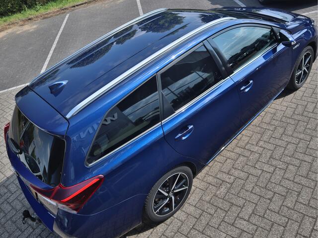 Toyota AURIS Touring Sports 1.8 Hybrid Dynamic Ultimate | Trekhaak | Navigatie | Camera | 17 Inch lichtmetalen velgen
