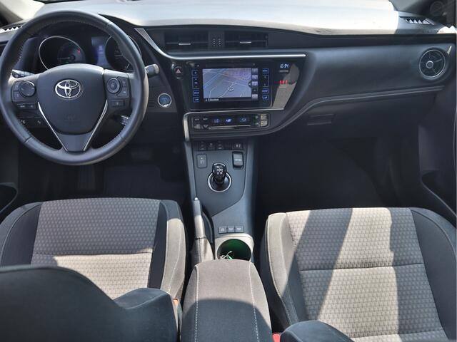 Toyota AURIS Touring Sports 1.8 Hybrid Dynamic Ultimate | Trekhaak | Navigatie | Camera | 17 Inch lichtmetalen velgen
