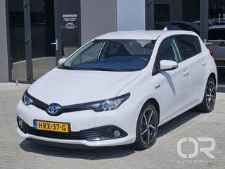toyota-auris-1.8-hybrid-dynamic-ult
