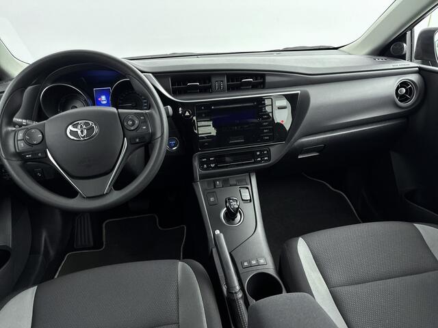 Toyota AURIS 1.8 Hybrid Now Limited | Bluetooth | Parkeersensoren achter | Regensensor |Trekhaak