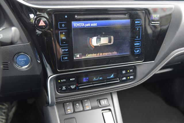 Toyota AURIS 1.8 Hybrid Dynamic Ultimate Pano, Camera, Navi, Cruise,
