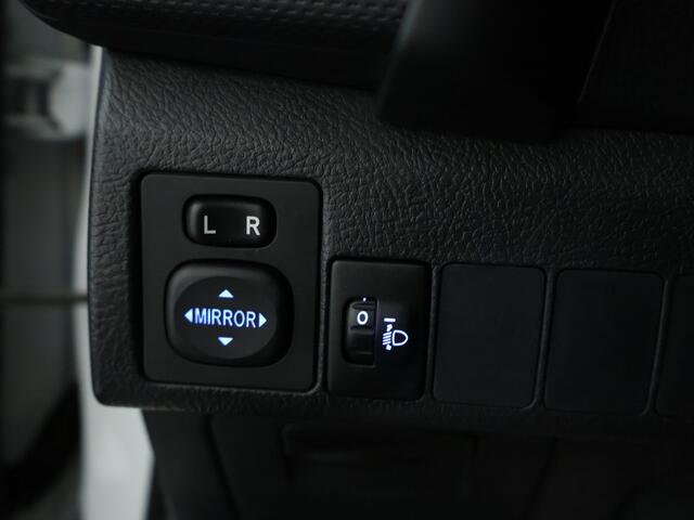 Toyota AURIS 1.3 Now