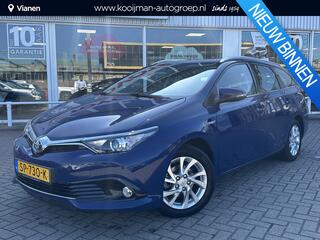 toyota-auris-touring-sports-1.8-hyb