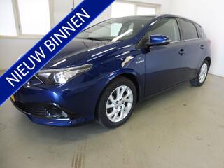 toyota-auris-1.8-hybrid-dynamic-go-