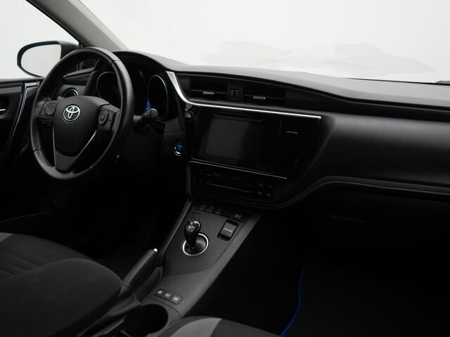 Toyota AURIS 1.8 Hybrid Now Limited