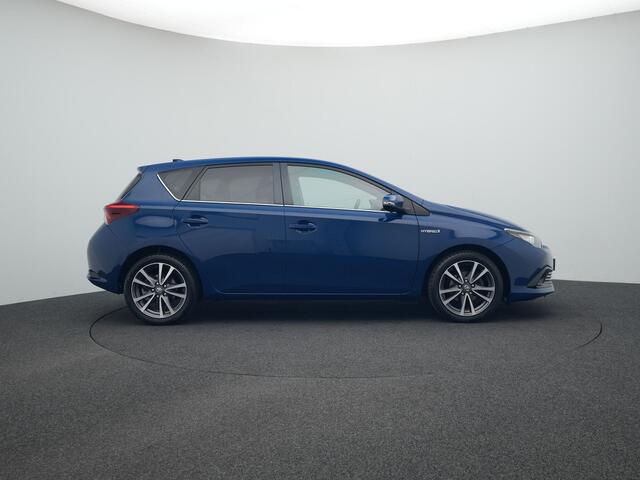 Toyota AURIS 1.8 Hybrid Now Limited