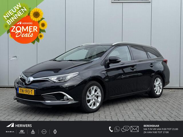 Toyota AURIS Touring Sports 1.8 Hybrid Executive / Navigatie /stoelverwarming / Climate Control / Achteruitrijcamera / Cruise Control / Trekhaak / zomer + Winterbanden