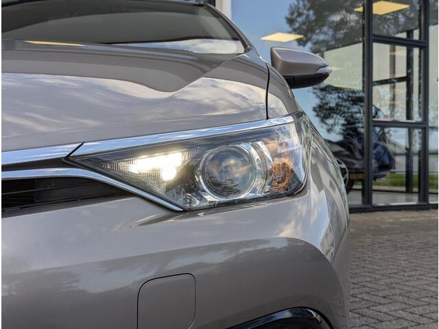 Toyota AURIS 1.8 Hybrid Executive | Afn. trekhaak | Camera | Cruise | Climate control | Stoelverwarming