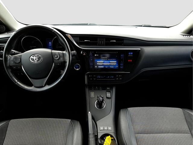 Toyota AURIS 1.8 Hybrid Executive | Navigatie | Camera | Trekhaak |