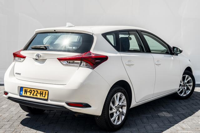 Toyota AURIS 1.3 Now RIJKLAAR INCL:GARANTIE | Achteruitrijcamera | CIma | 15 INCL LMV | Navigatie | Cruise control |