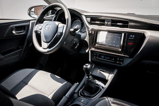 Toyota AURIS 1.3 Now RIJKLAAR INCL:GARANTIE | Achteruitrijcamera | CIma | 15 INCL LMV | Navigatie | Cruise control |