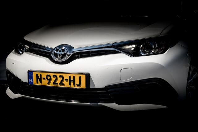 Toyota AURIS 1.3 Now RIJKLAAR INCL:GARANTIE | Achteruitrijcamera | CIma | 15 INCL LMV | Navigatie | Cruise control |