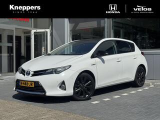 toyota-auris-1.8-hybrid-lease-navig