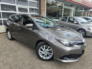 toyota-auris-touring-sports-1.8-hyb