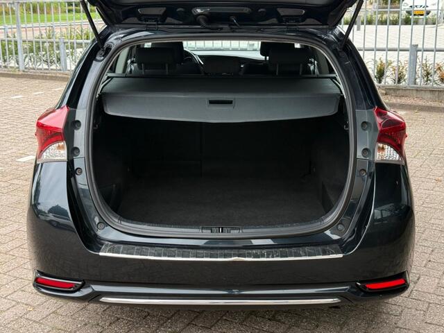 Toyota AURIS 1.8 Hybrid Business Plus Clima Cruise Camera