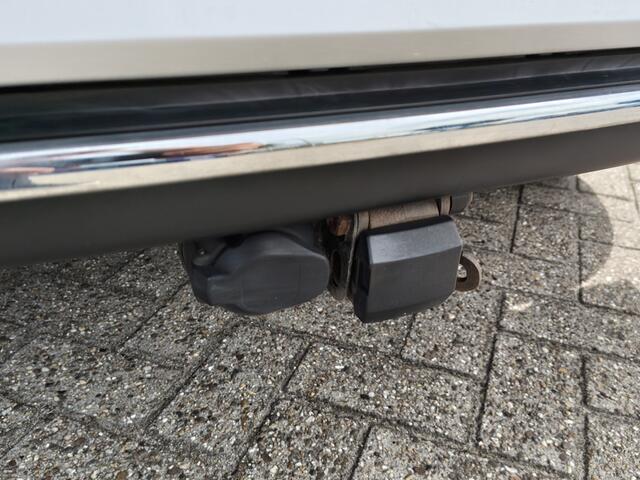 Toyota AURIS 1.8 Hybrid Bussines Pro | Trekhaak | Navi | Sensoren v/a |