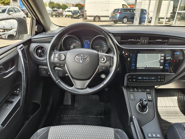Toyota AURIS 1.8 Hybrid Bussines Pro | Trekhaak | Navi | Sensoren v/a |