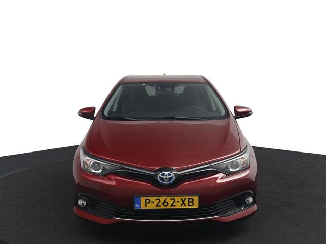 Toyota AURIS 1.8 Hybrid Black Edition | Navigatie | Keyless Entry | Parelmoer Rood |