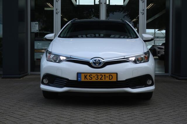Toyota AURIS 1.8 HYBRID, Trekhaak, Navi, Clima, etc.