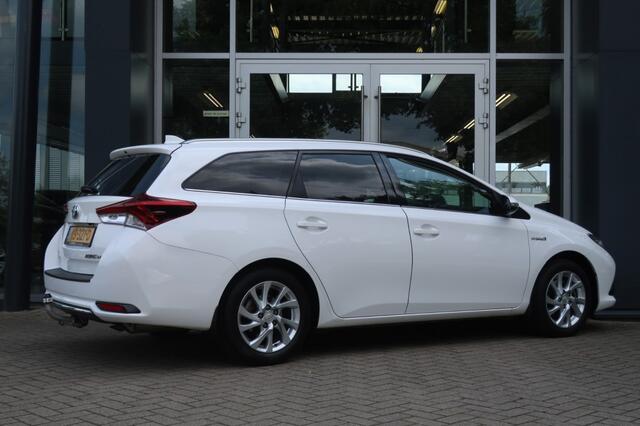 Toyota AURIS 1.8 HYBRID, Trekhaak, Navi, Clima, etc.