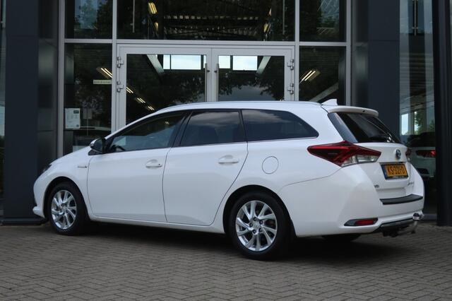 Toyota AURIS 1.8 HYBRID, Trekhaak, Navi, Clima, etc.