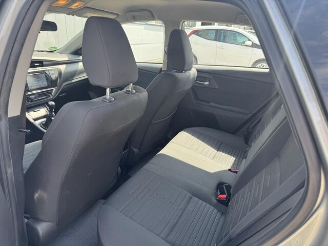 Toyota AURIS 1.2T Business Pro Trekhaak Navi Clima Cruise