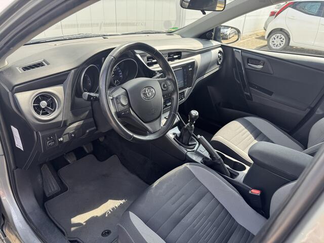 Toyota AURIS 1.2T Business Pro Trekhaak Navi Clima Cruise