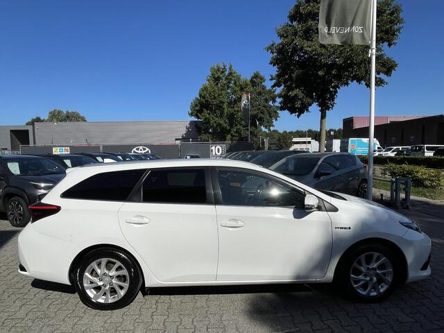 Toyota AURIS Touring Sports 1.8 Hybrid Energy Plus All seasonbanden