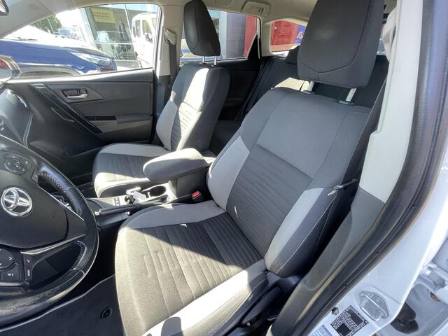 Toyota AURIS Touring Sports 1.8 Hybrid Energy Plus All seasonbanden