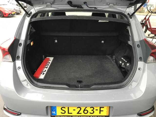 Toyota AURIS 1.8 Hybrid Dynamic Go