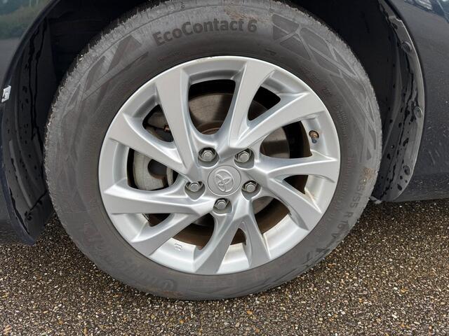 Toyota AURIS 1.8 Hybrid Lease Pro