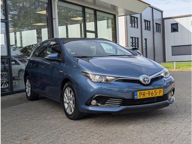 Toyota AURIS 1.8 Hybrid Dynamic Go | Afn. trekhaak | Cruise Control | Keyless | Climate Control | Camera | Navi | DAB