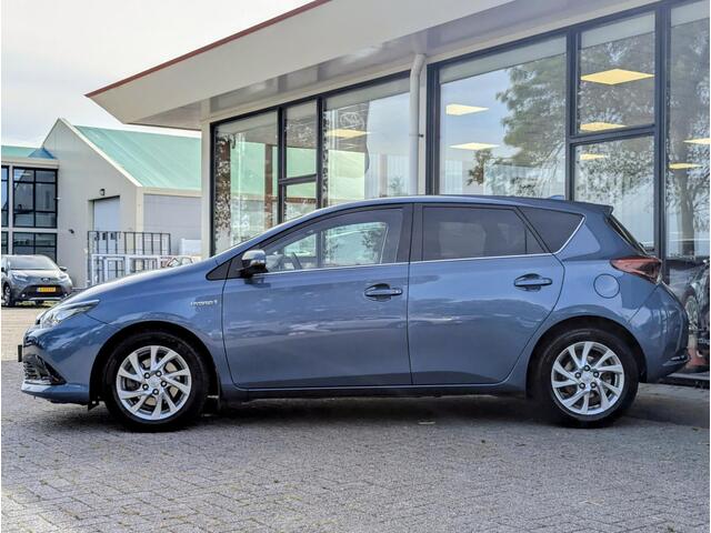 Toyota AURIS 1.8 Hybrid Dynamic Go | Afn. trekhaak | Cruise Control | Keyless | Climate Control | Camera | Navi | DAB