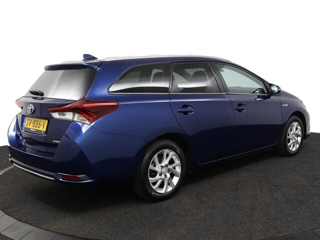 Toyota AURIS Touring Sports 1.8 Hybrid Dynamic | Navigatie | Cruise Control | Parkeercamera |